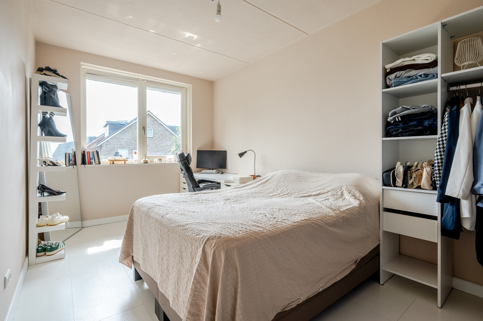 Tussenwoning te koop: Marie Curiestraat 32, Almere