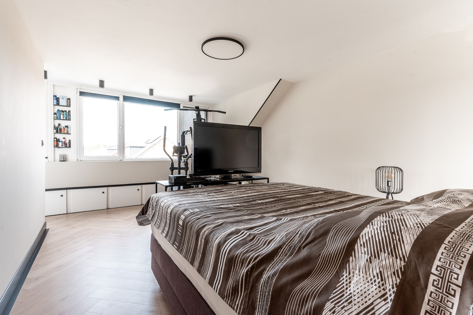 Tussenwoning te koop: Marie Curiestraat 32, Almere