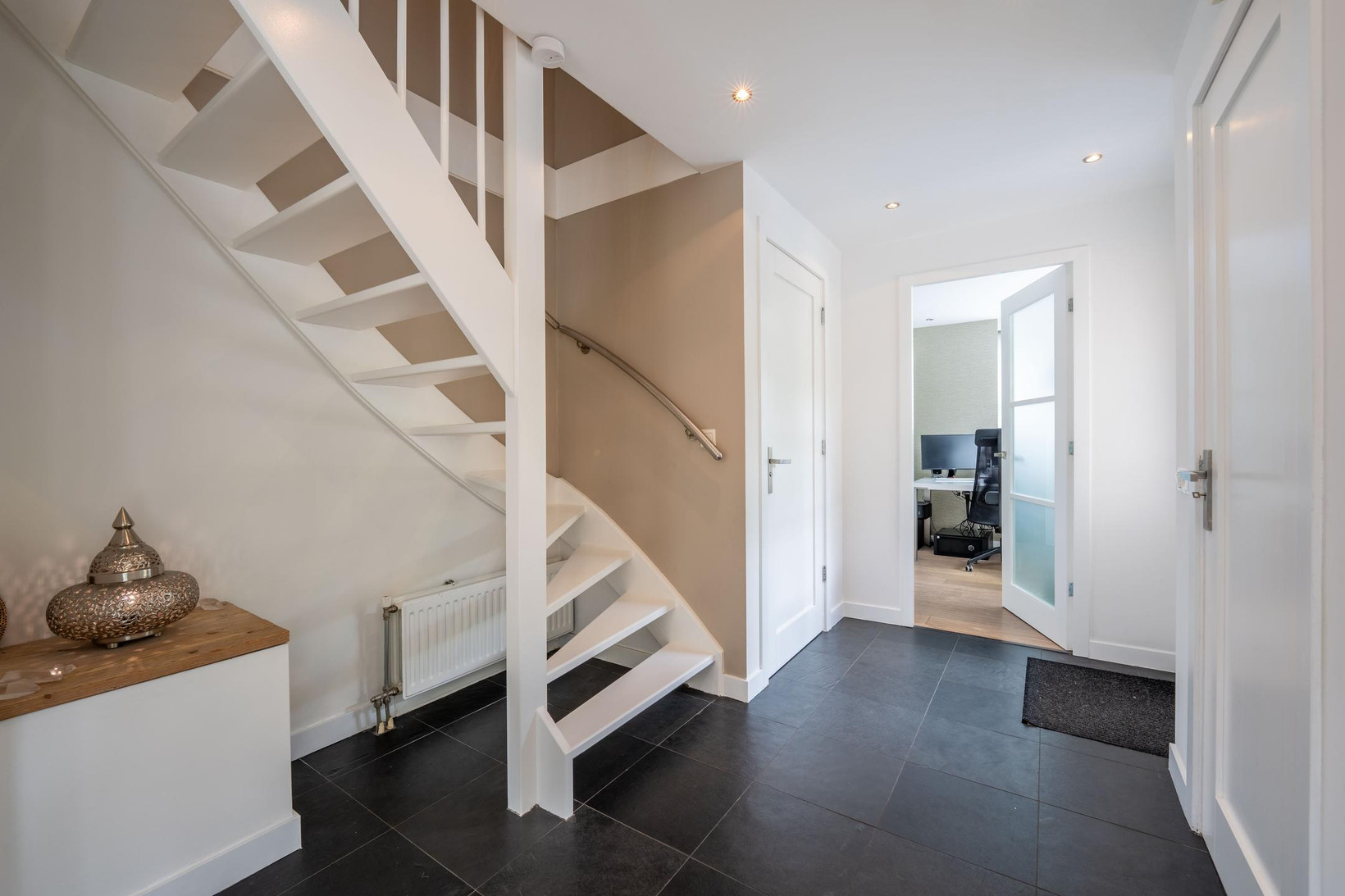 Vrijstaande woning te koop: Bergeendlaan 10, Almere