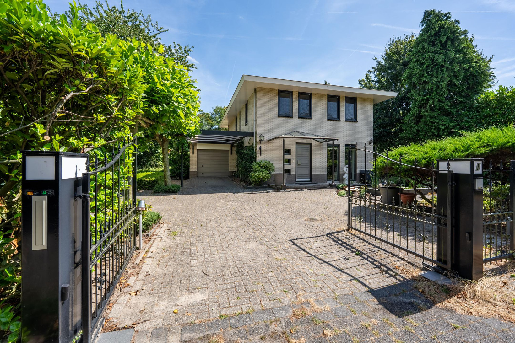 Vrijstaande woning te koop: Meerkoetlaan 1, Almere