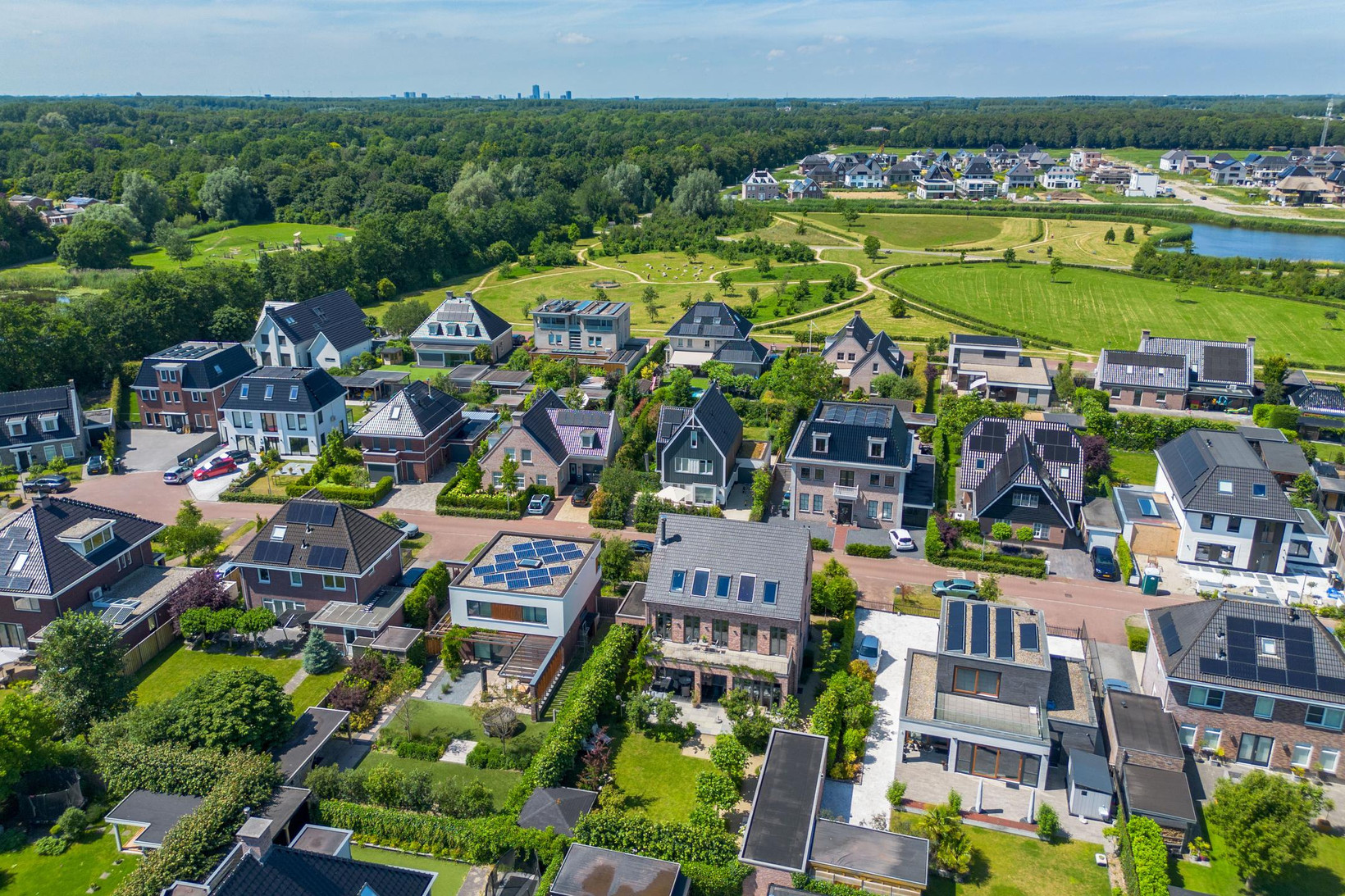 Vrijstaande woning te koop: Zomertortellaan 7, Almere
