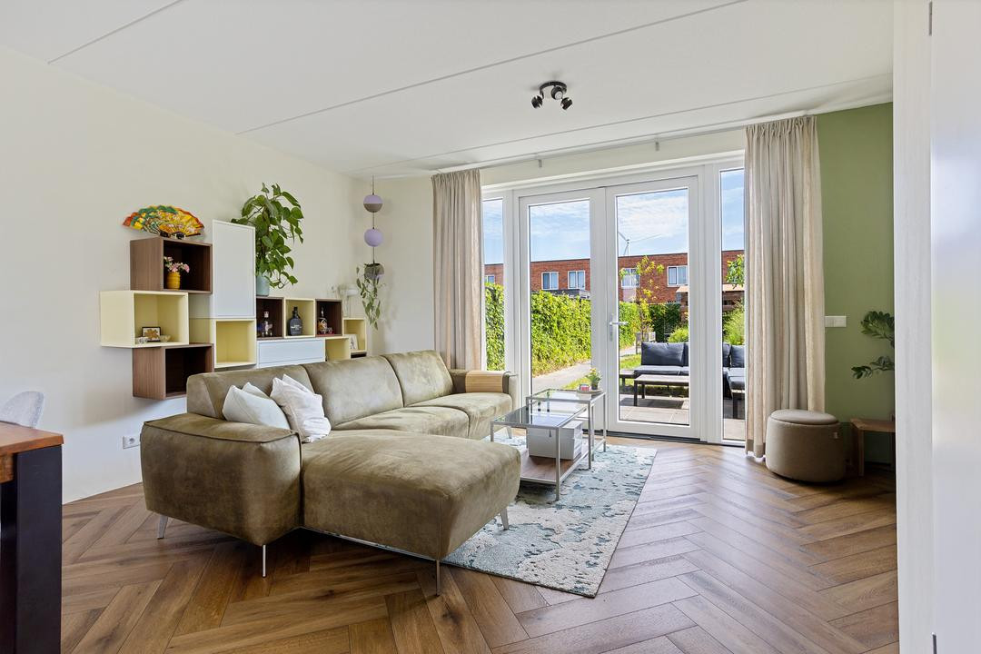 Tussenwoning te koop: Trota van Salernostraat 25, Almere
