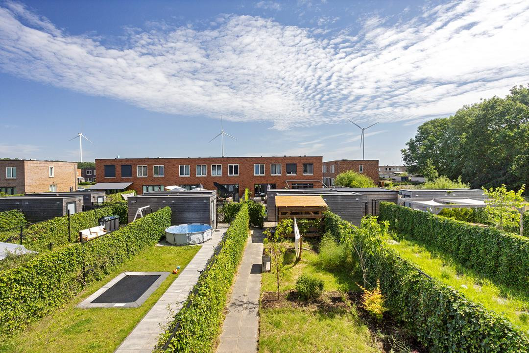 Tussenwoning te koop: Trota van Salernostraat 25, Almere