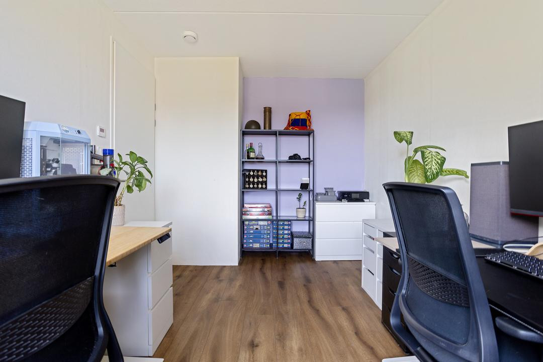 Tussenwoning te koop: Trota van Salernostraat 25, Almere