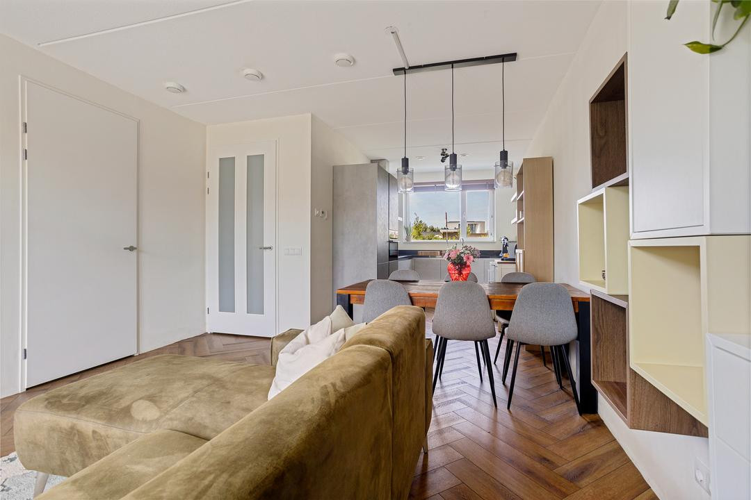 Tussenwoning te koop: Trota van Salernostraat 25, Almere
