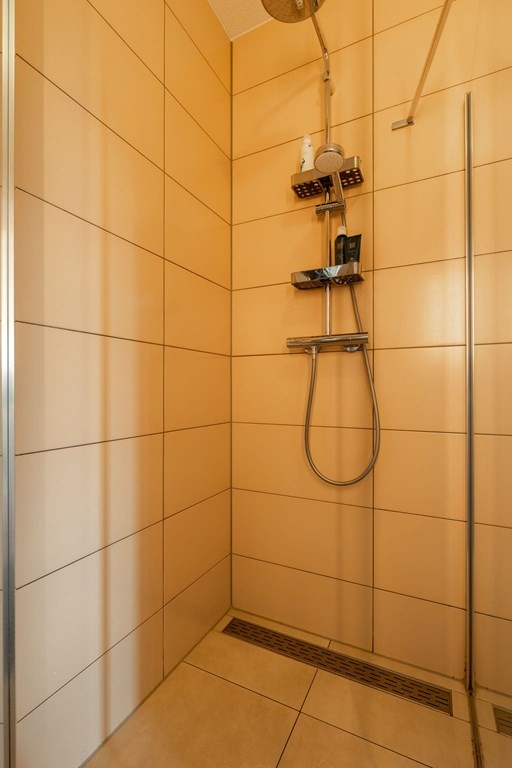 Tussenwoning te koop: Anna Maria van Schurmanlaan 10, Almere