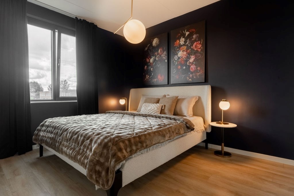 Tussenwoning te koop: Anna Maria van Schurmanlaan 10, Almere