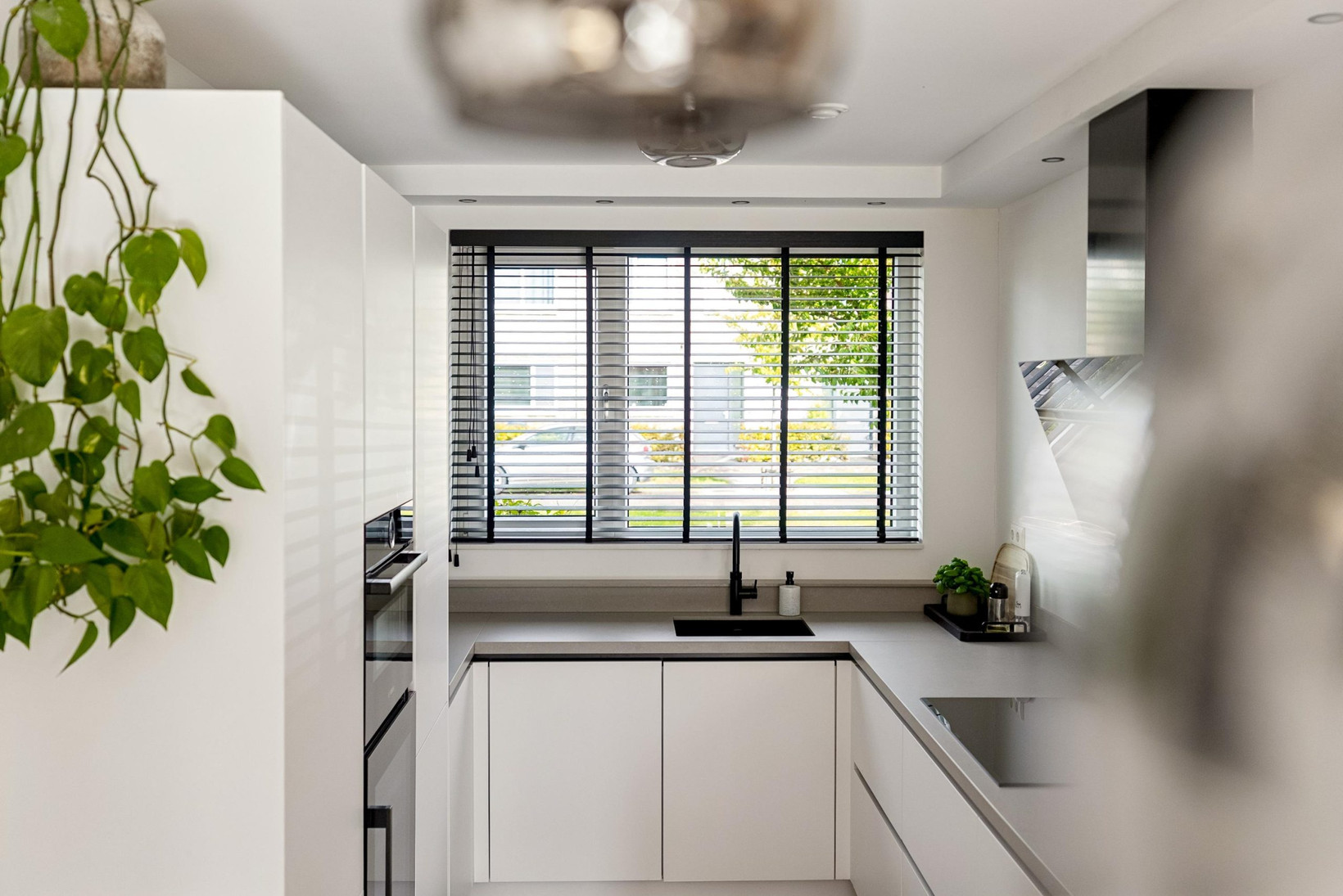Tussenwoning te koop: Anna Maria van Schurmanlaan 26, Almere