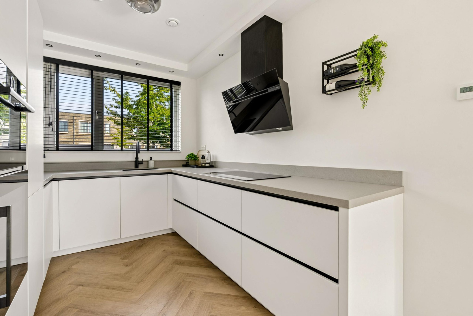 Tussenwoning te koop: Anna Maria van Schurmanlaan 26, Almere