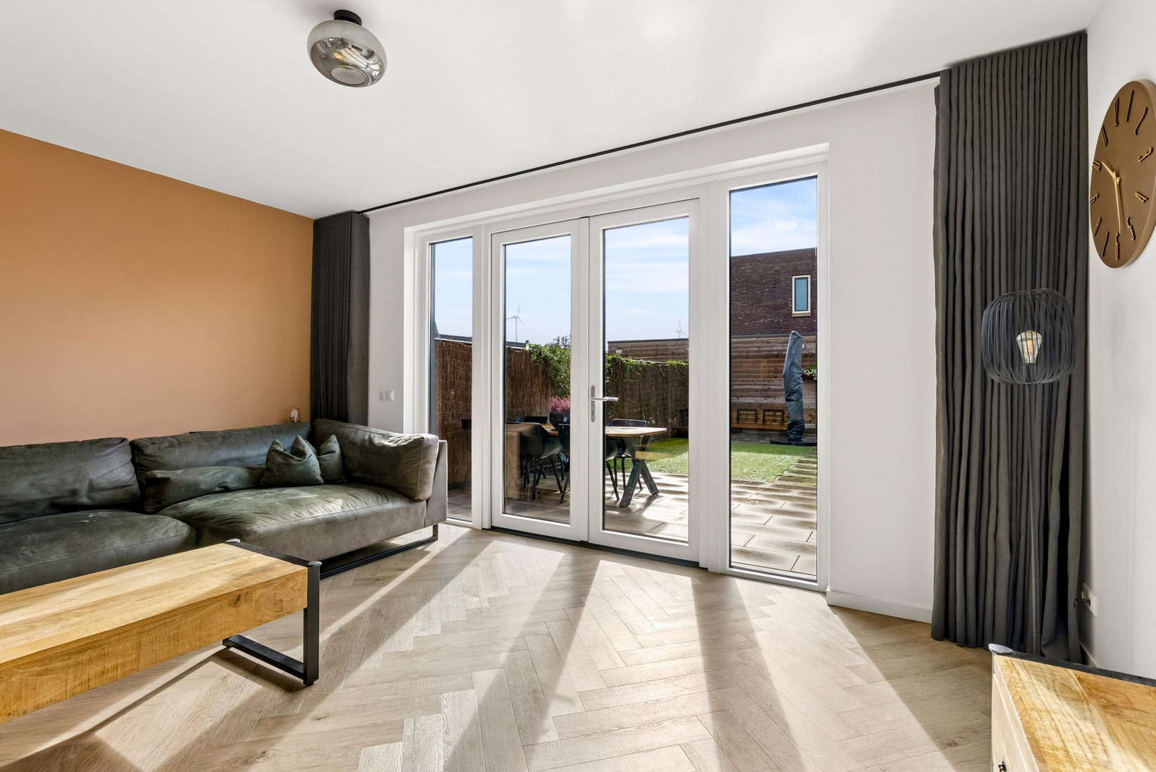 Tussenwoning te koop: Anna Maria van Schurmanlaan 26, Almere