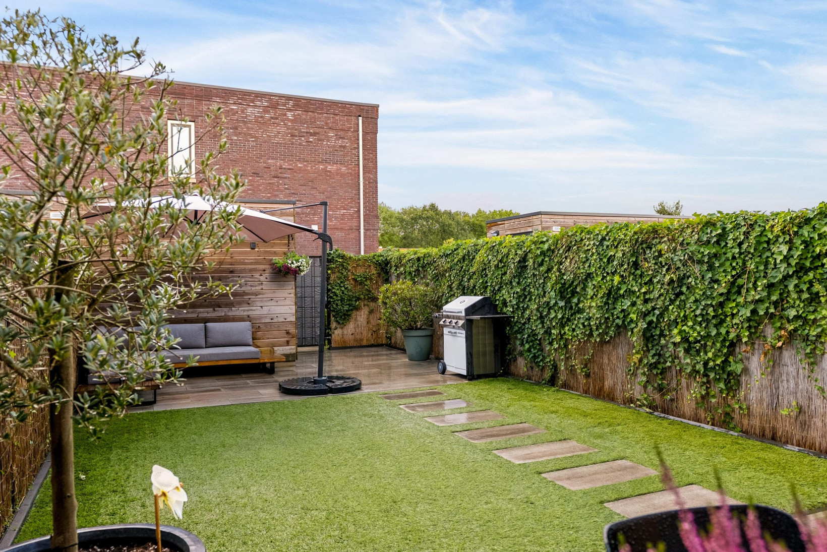 Tussenwoning te koop: Anna Maria van Schurmanlaan 26, Almere