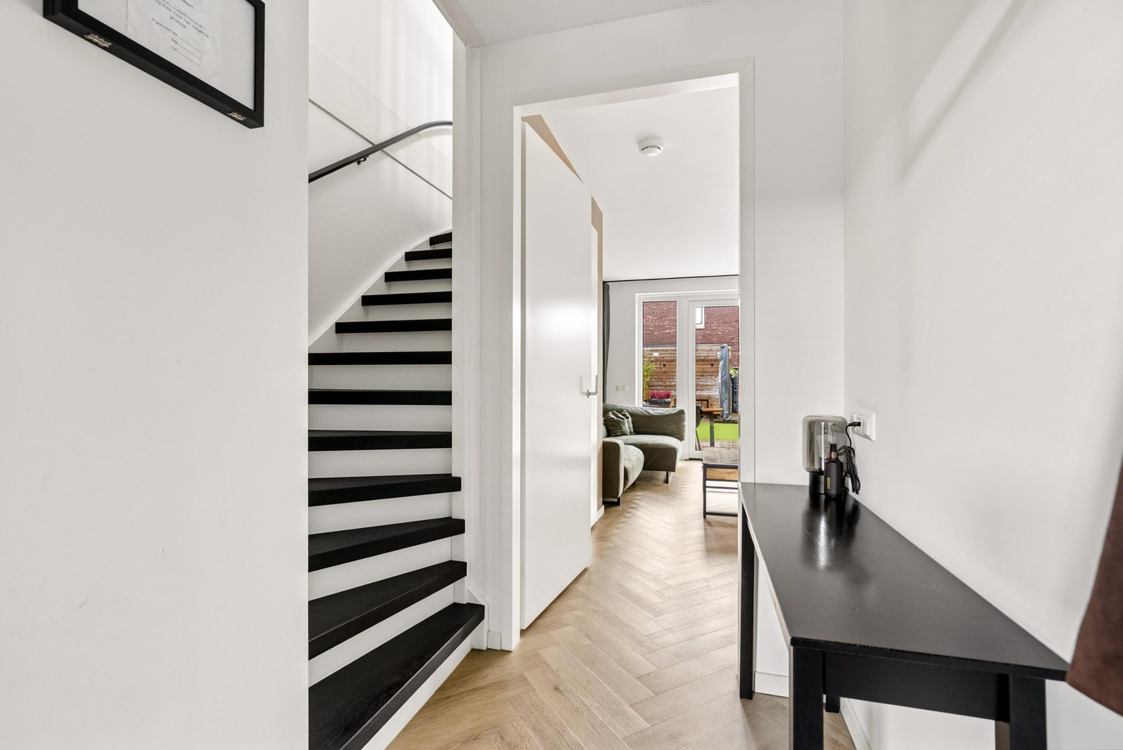 Tussenwoning te koop: Anna Maria van Schurmanlaan 26, Almere