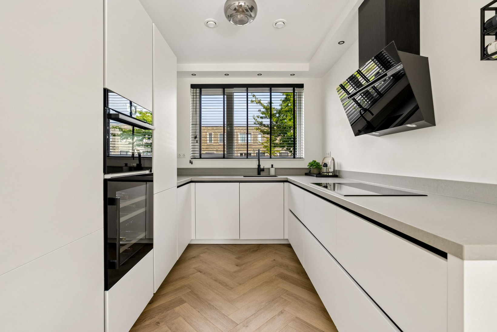 Tussenwoning te koop: Anna Maria van Schurmanlaan 26, Almere