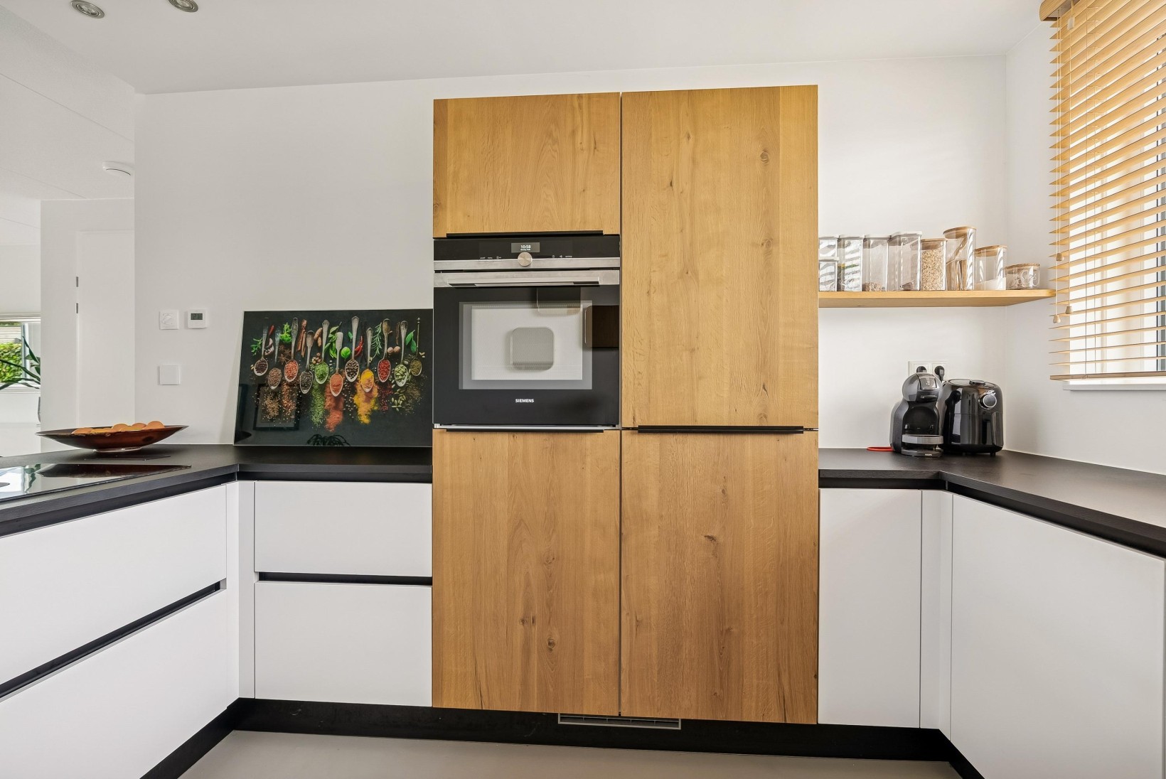 Tussenwoning te koop: Anna Maria van Schurmanlaan 48, Almere