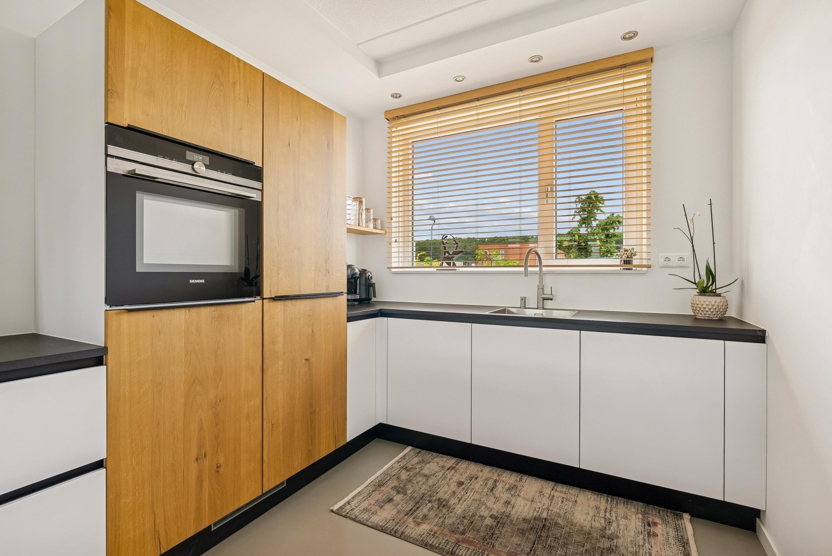 Tussenwoning te koop: Anna Maria van Schurmanlaan 48, Almere