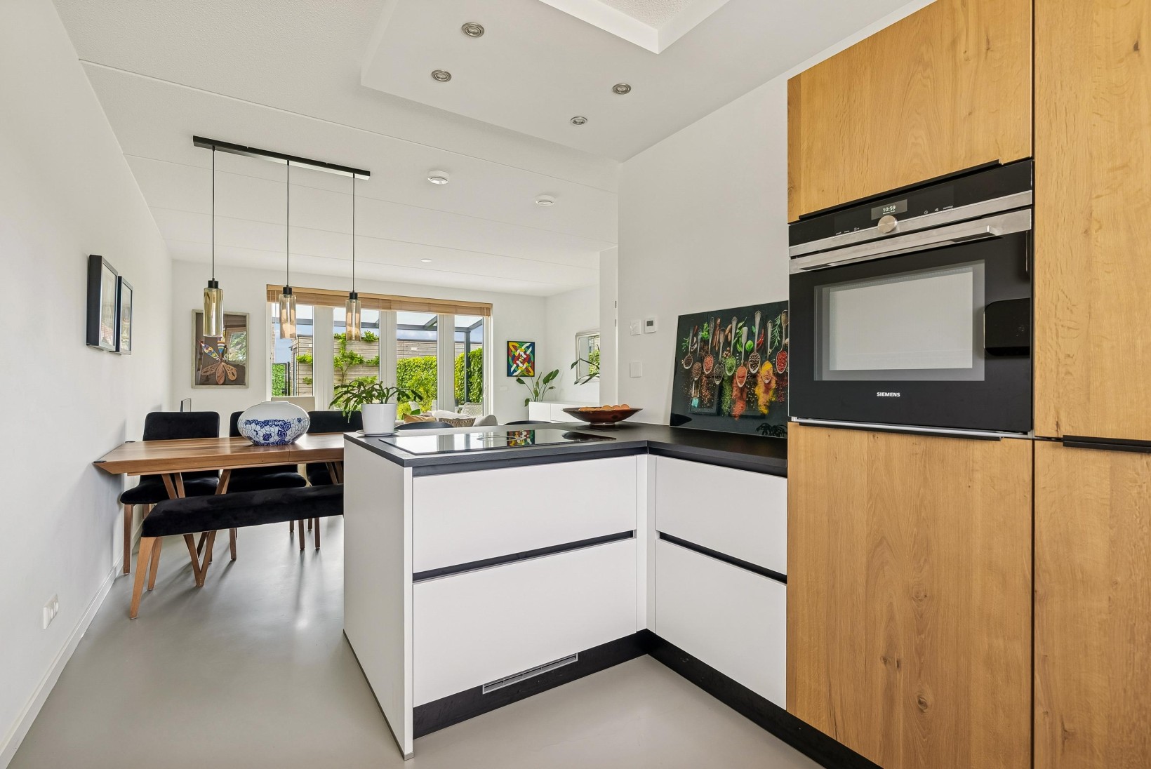 Tussenwoning te koop: Anna Maria van Schurmanlaan 48, Almere