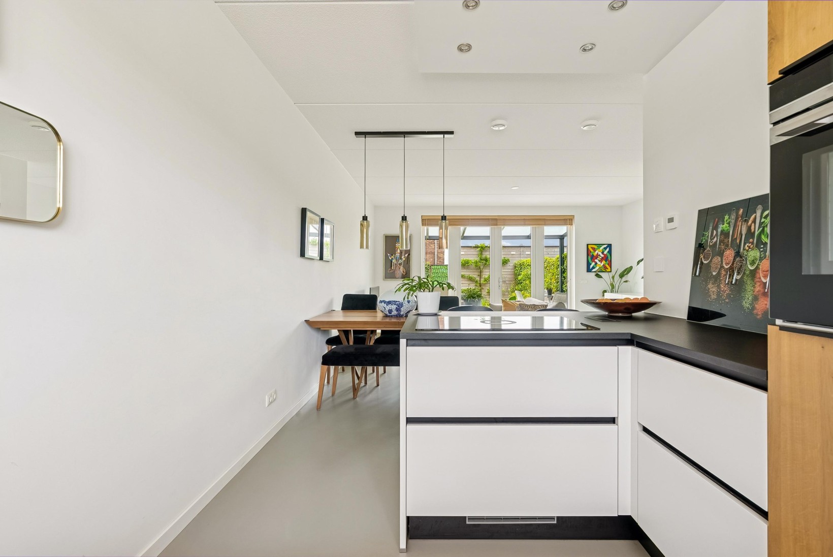 Tussenwoning te koop: Anna Maria van Schurmanlaan 48, Almere