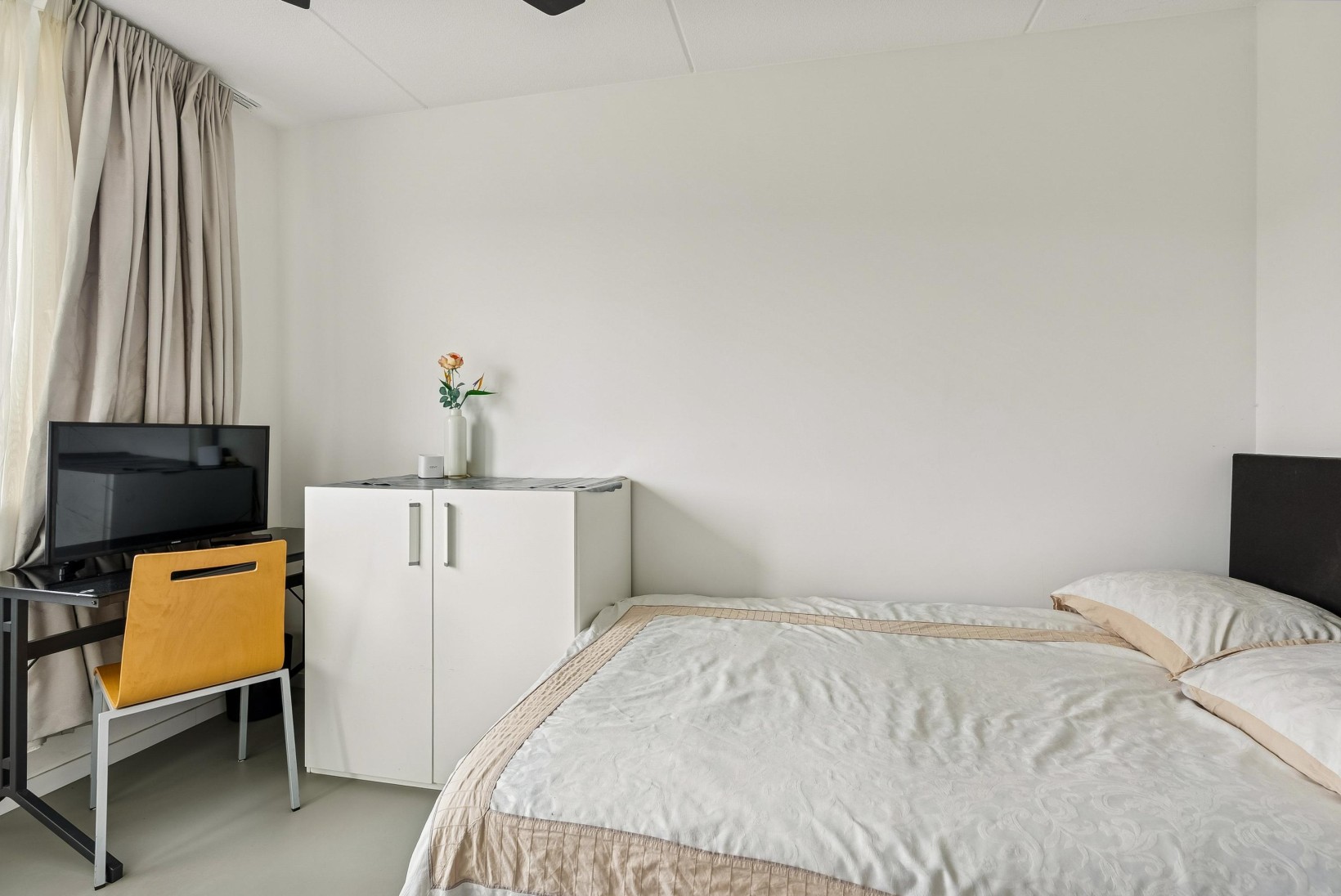 Tussenwoning te koop: Anna Maria van Schurmanlaan 48, Almere