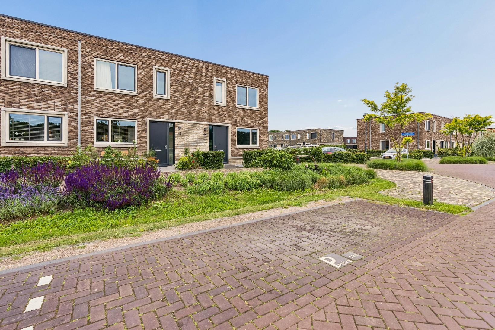 Tussenwoning te koop: Anna Maria van Schurmanlaan 48, Almere