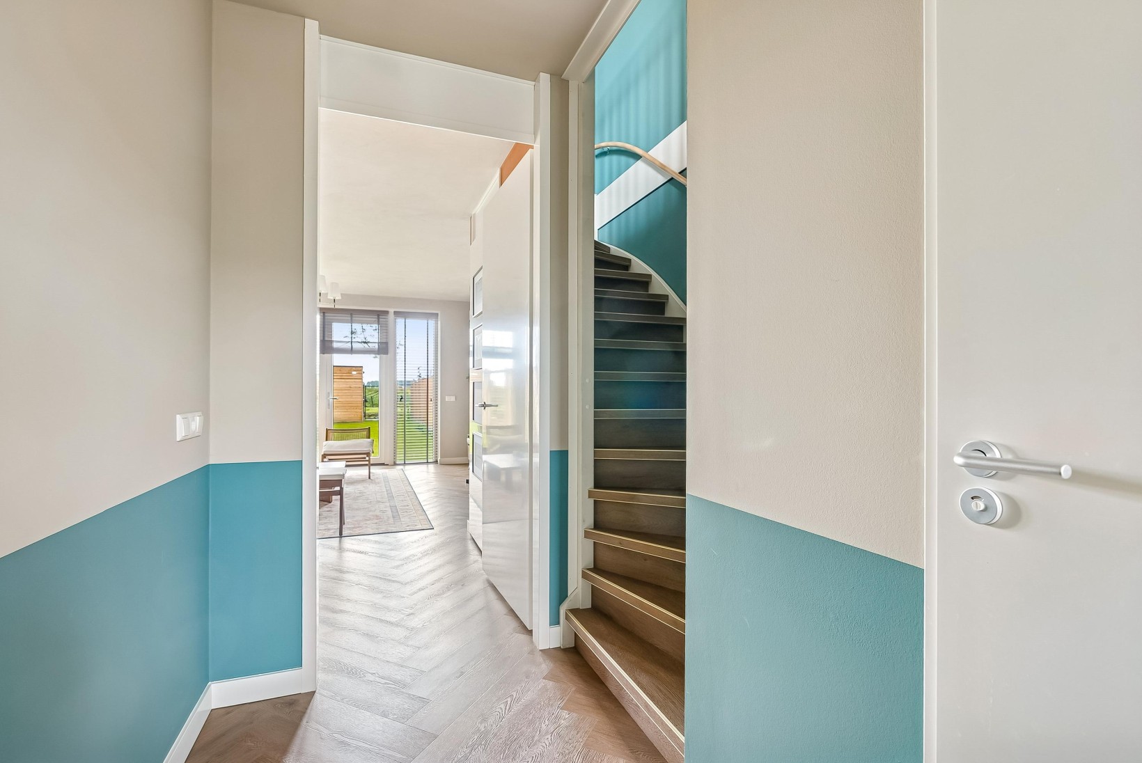 Tussenwoning te koop: Anna J. Cooperstraat 75, Almere