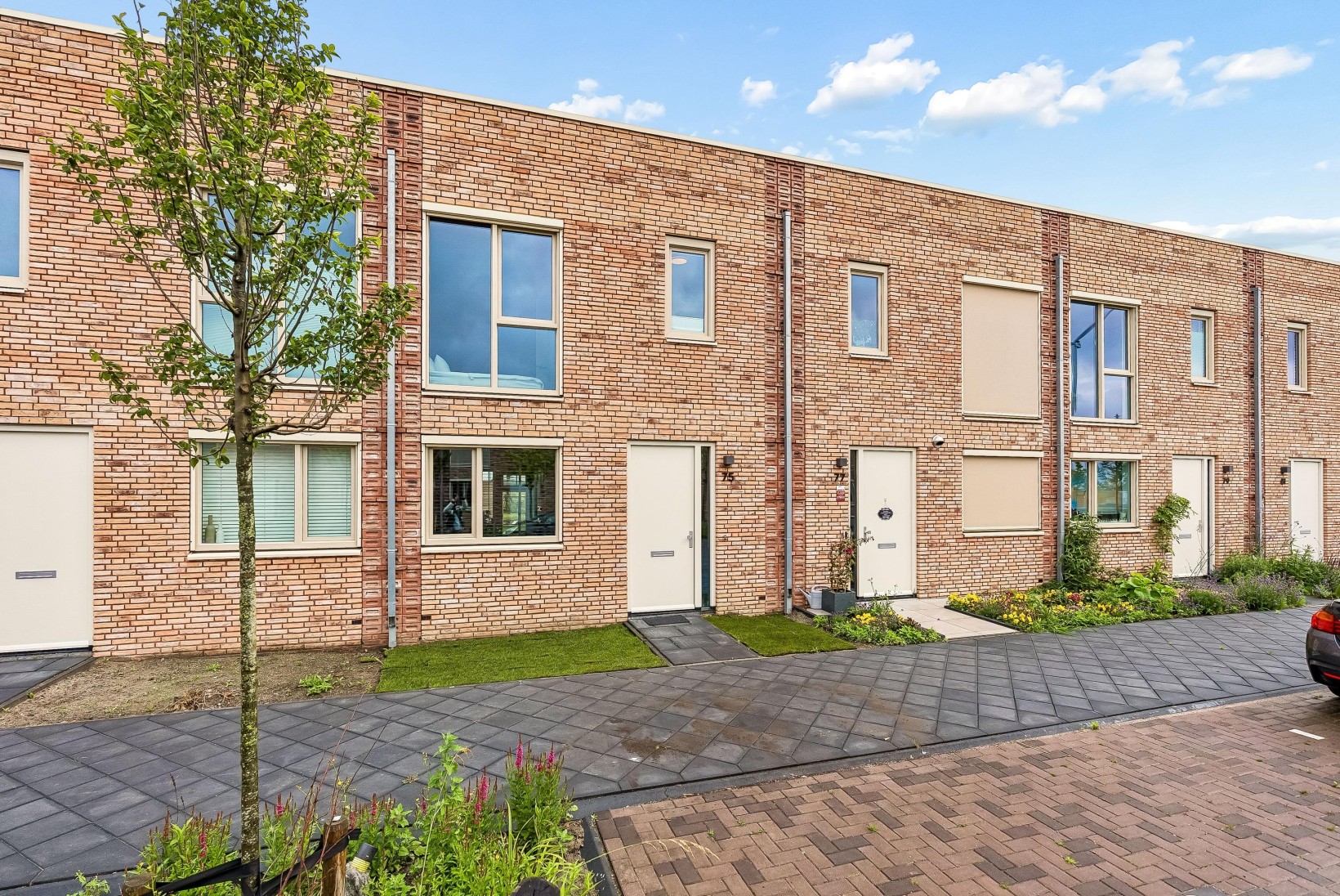 Tussenwoning te koop: Anna J. Cooperstraat 75, Almere