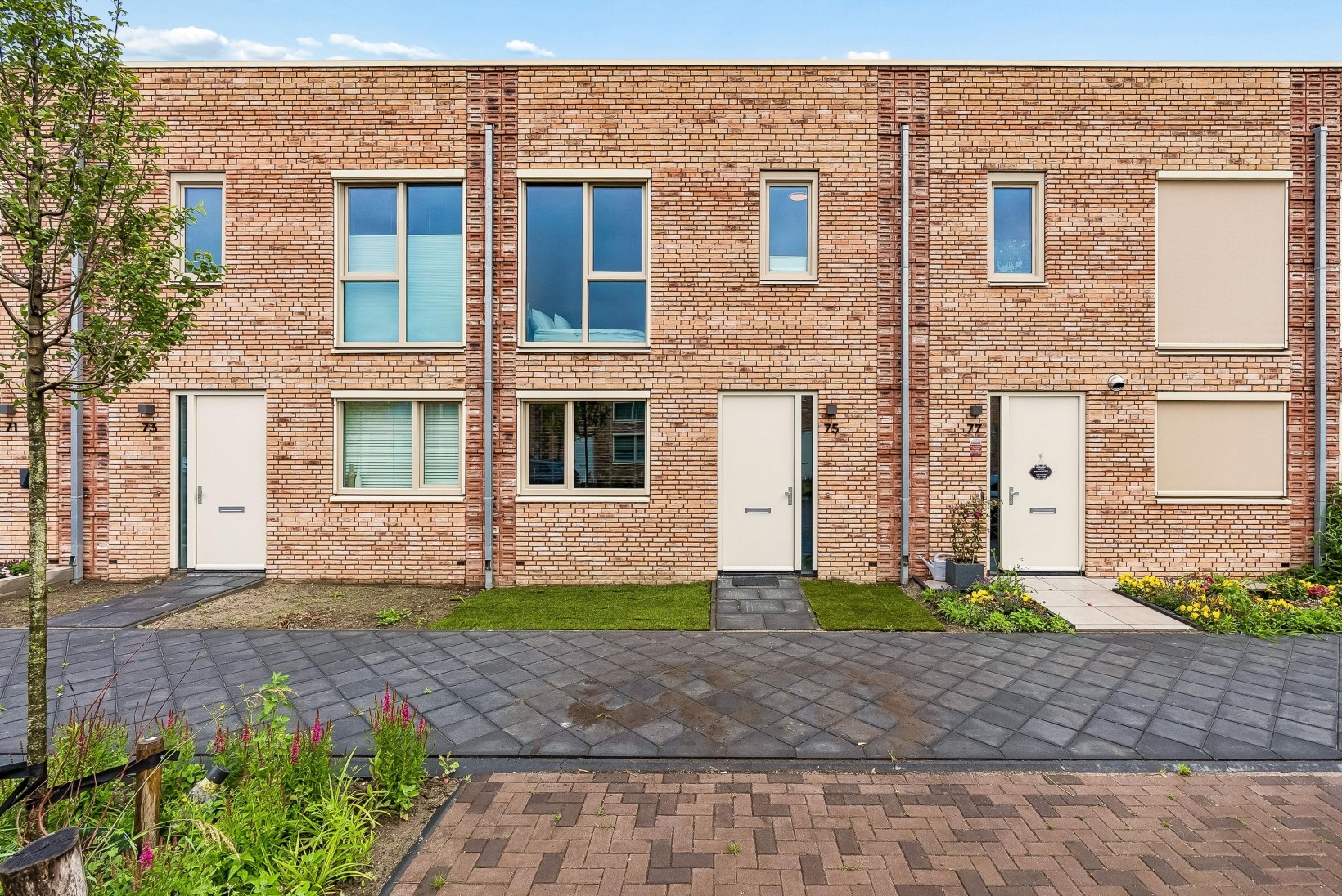Tussenwoning te koop: Anna J. Cooperstraat 75, Almere