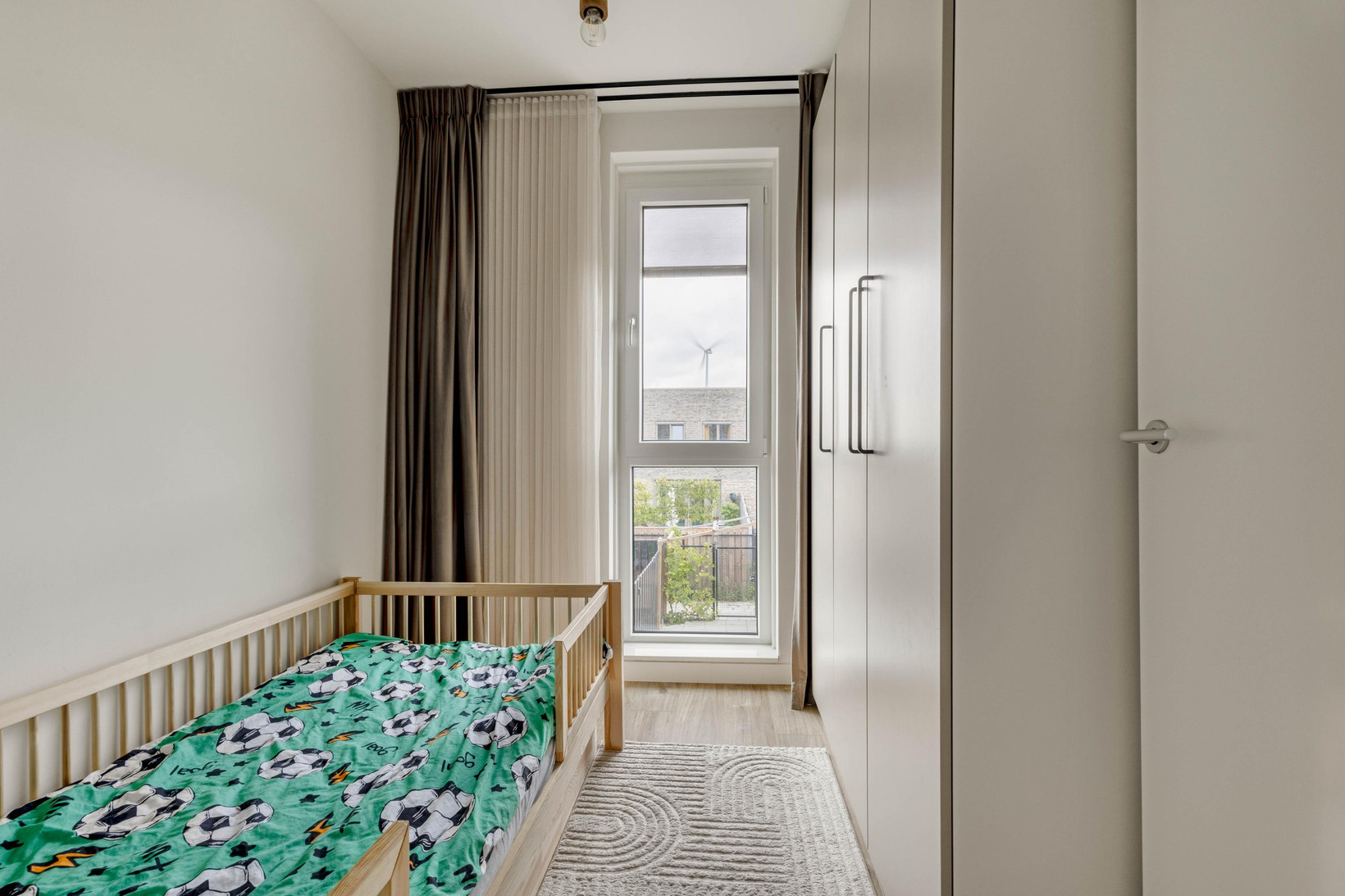 Tussenwoning te koop: Elizabeth Anscombestraat 27, Almere
