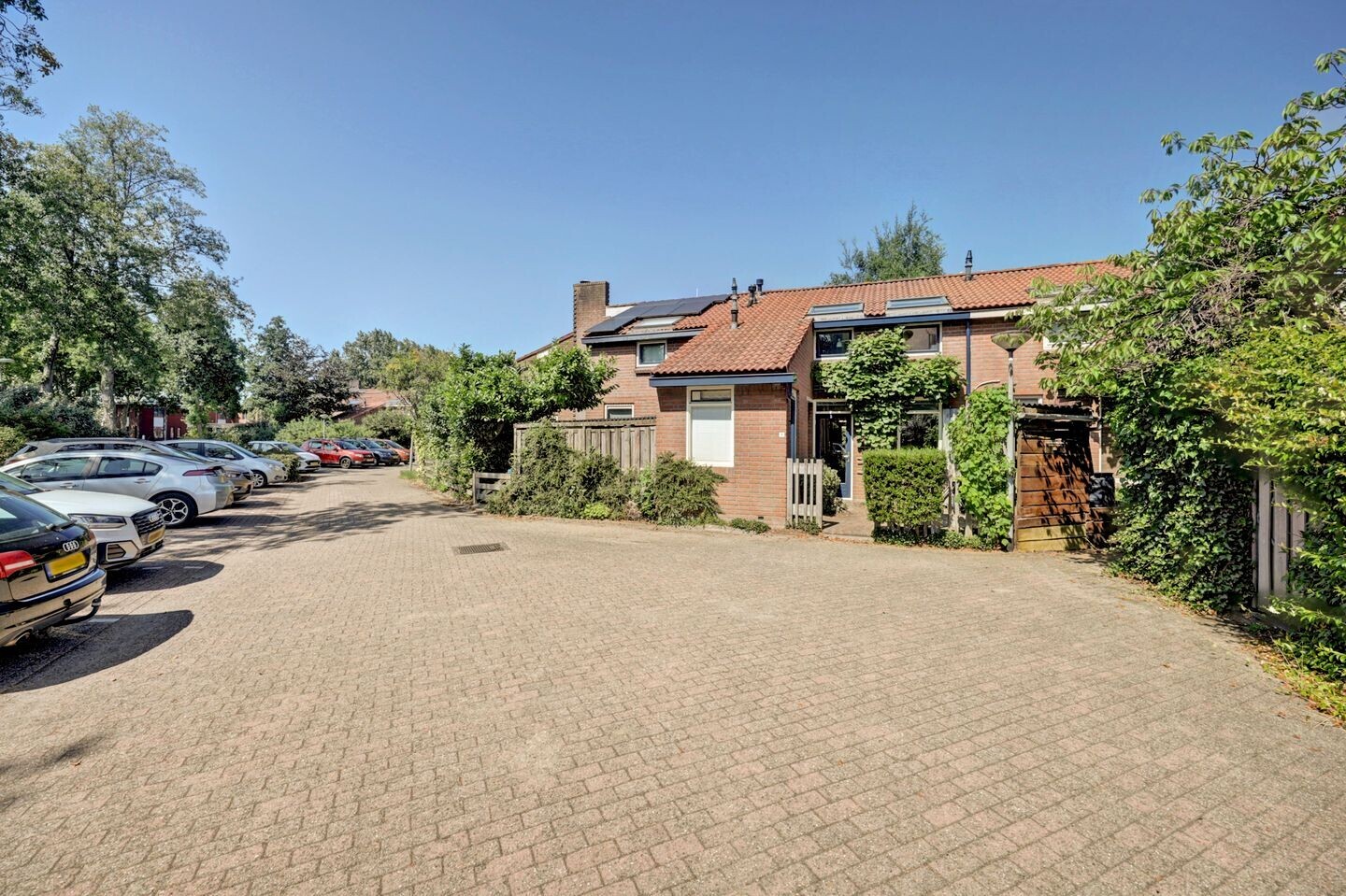 Tussenwoning te koop: noordmark 9, Almere