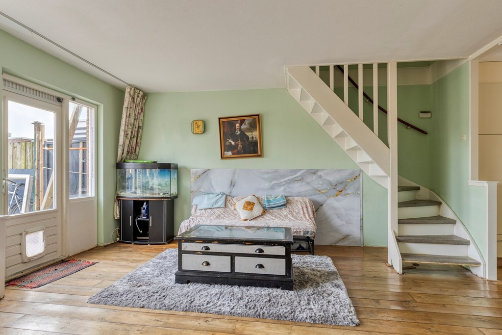 Tussenwoning te koop: Bosgouw 240, Almere