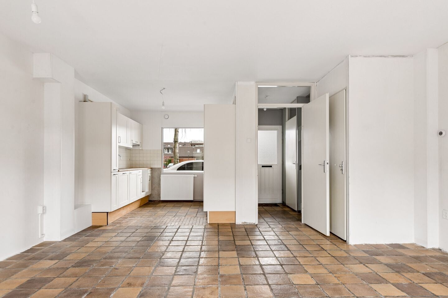 Tussenwoning te koop: Middenhof 8, Almere