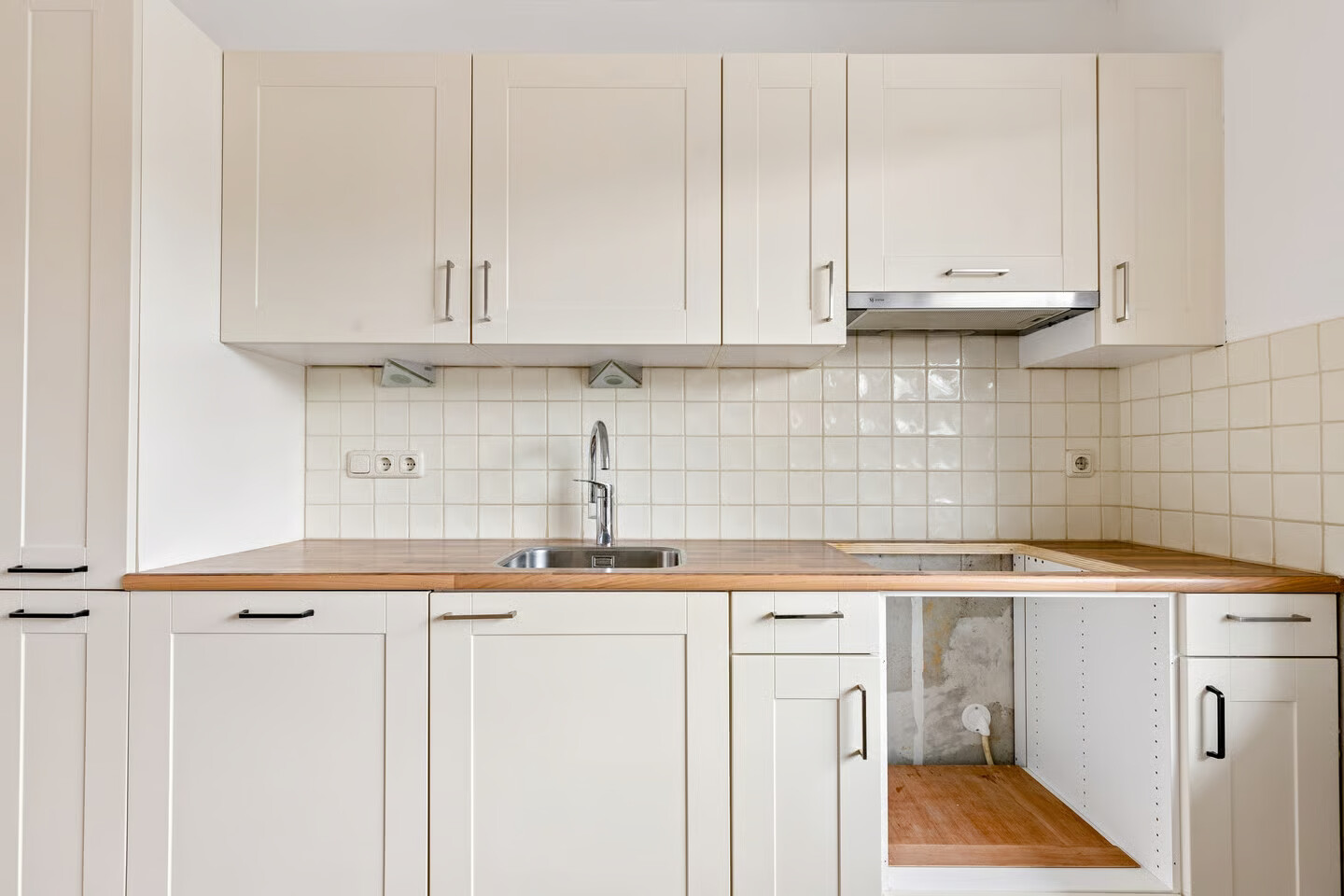 Tussenwoning te koop: Middenhof 8, Almere