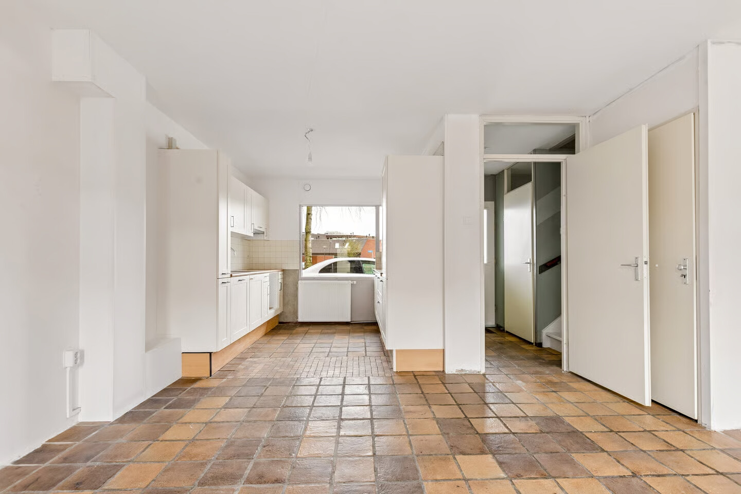Tussenwoning te koop: Middenhof 8, Almere