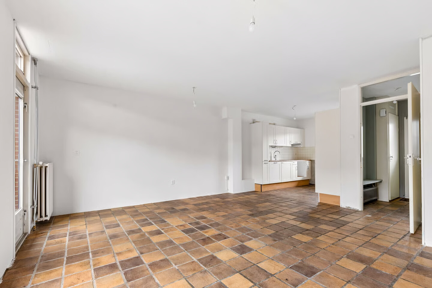 Tussenwoning te koop: Middenhof 8, Almere