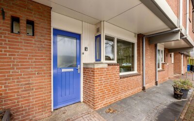 Middenhof 8