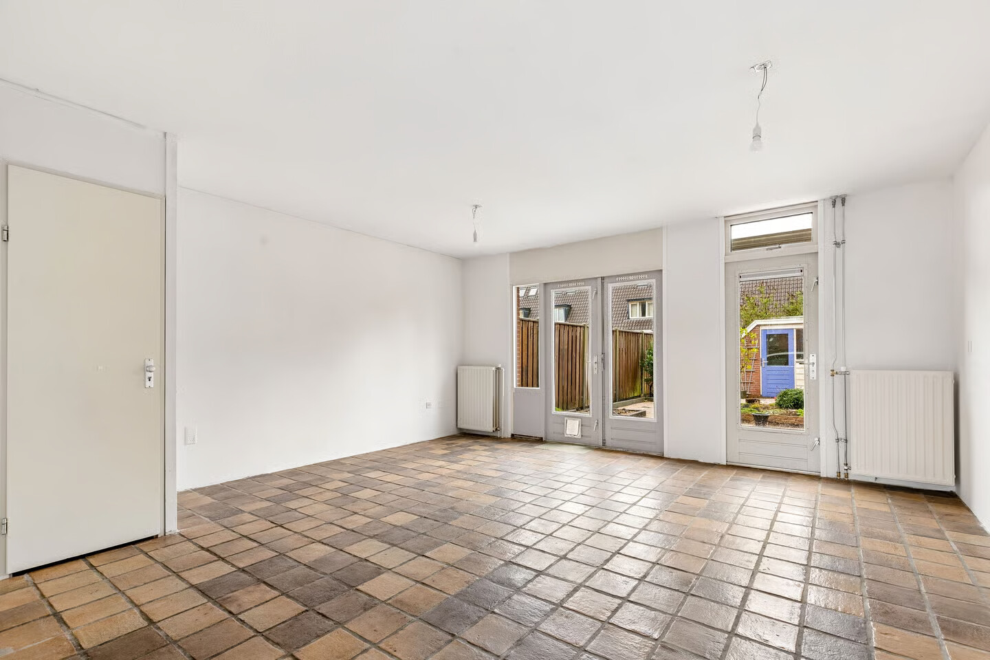 Tussenwoning te koop: Middenhof 8, Almere