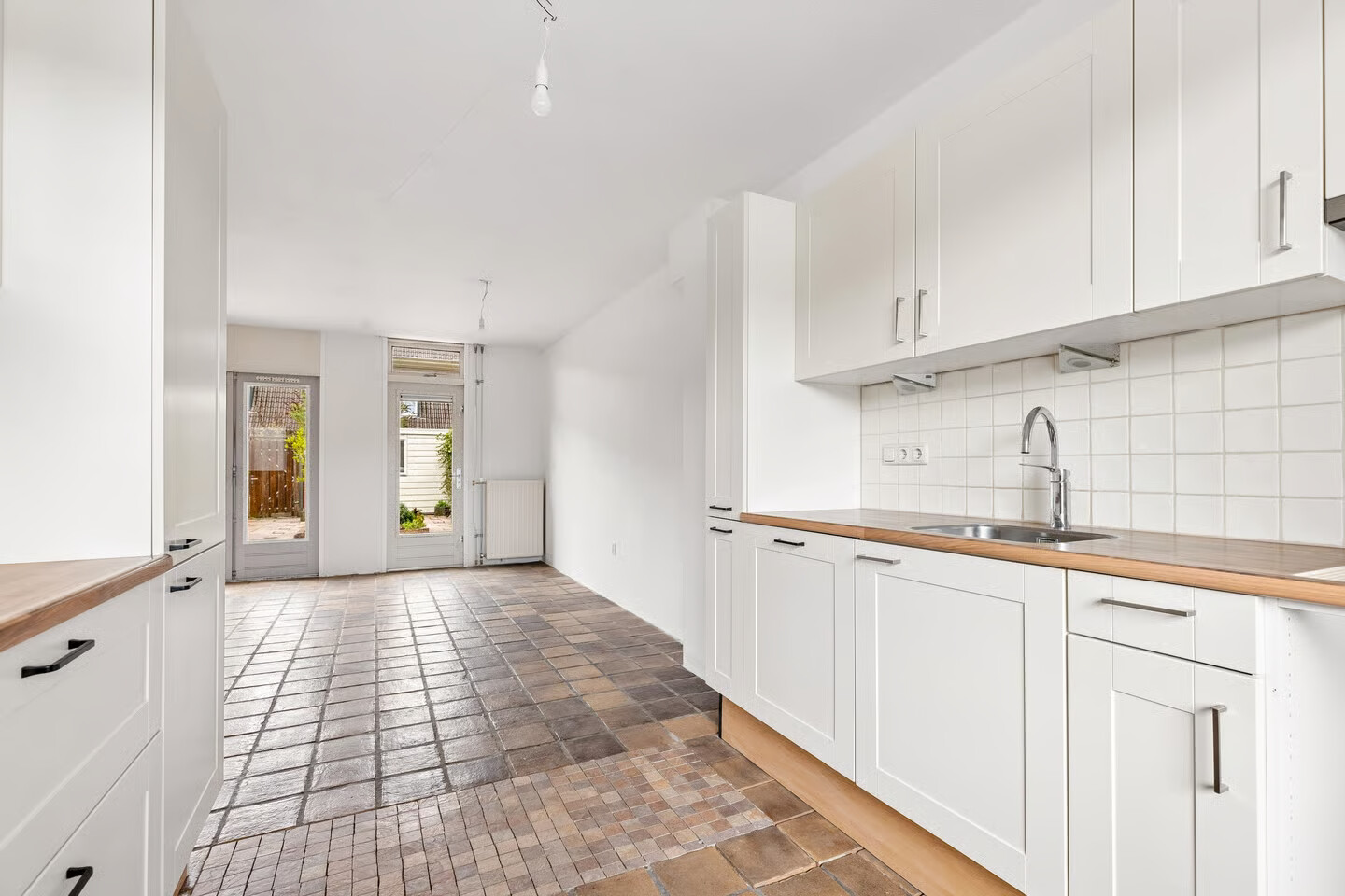 Tussenwoning te koop: Middenhof 8, Almere