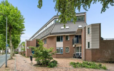 Middenhof 15