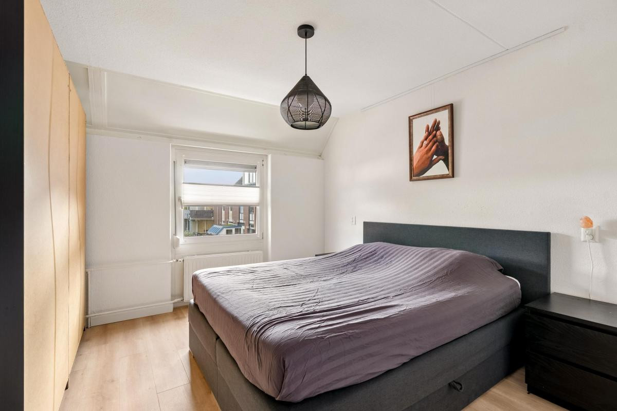 Tussenwoning te koop: Schoolwerf 34, Almere