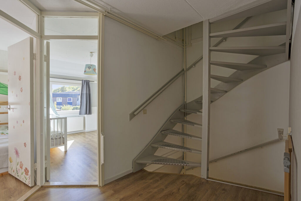 Tussenwoning te koop: Schoolwerf 62, Almere