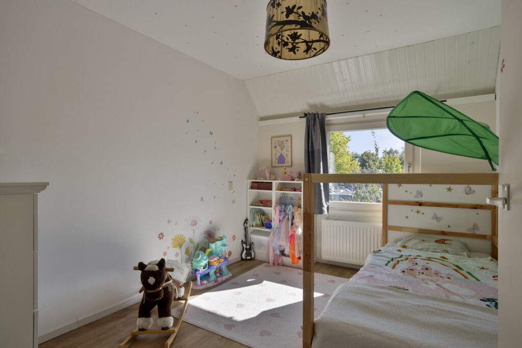 Tussenwoning te koop: Schoolwerf 62, Almere
