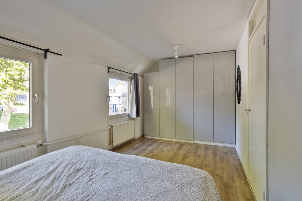 Tussenwoning te koop: Schoolwerf 62, Almere