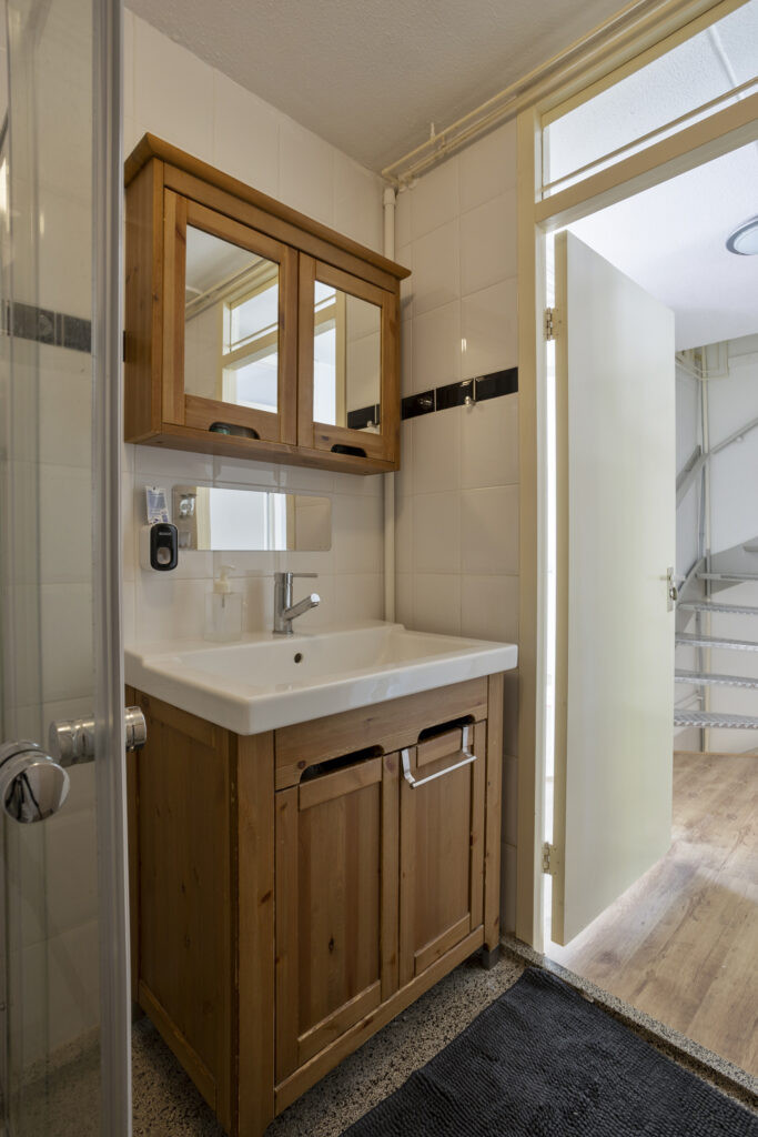 Tussenwoning te koop: Schoolwerf 62, Almere