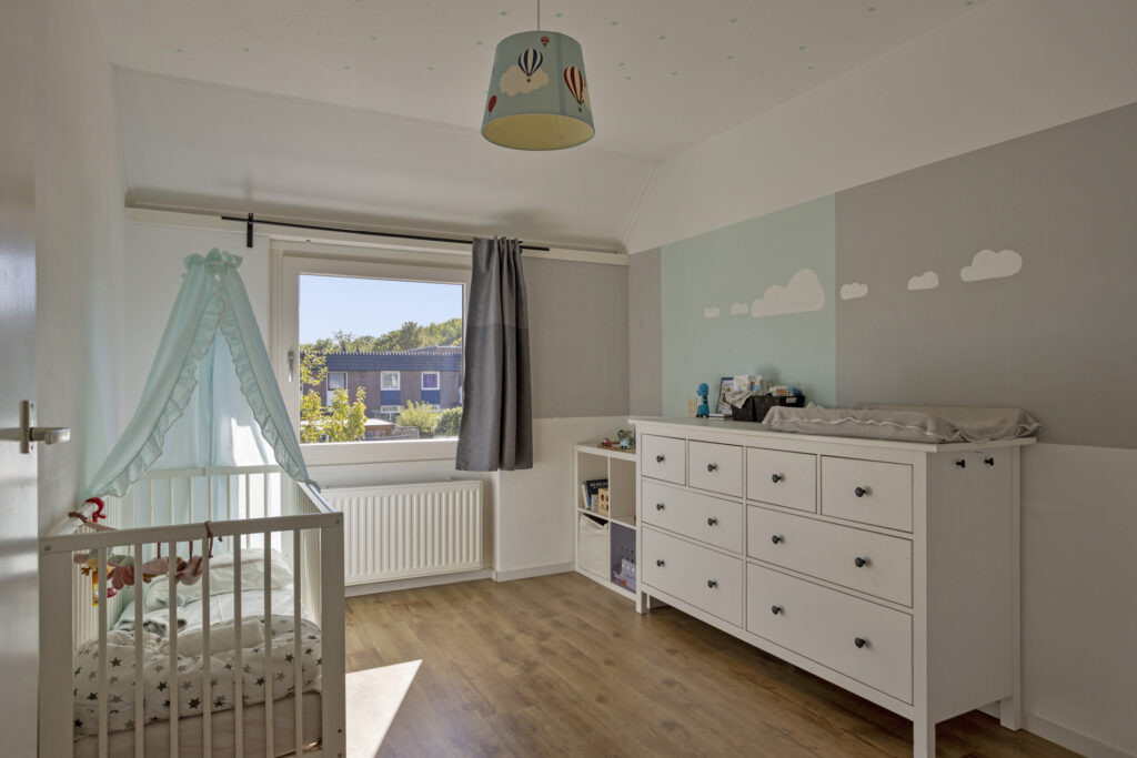 Tussenwoning te koop: Schoolwerf 62, Almere