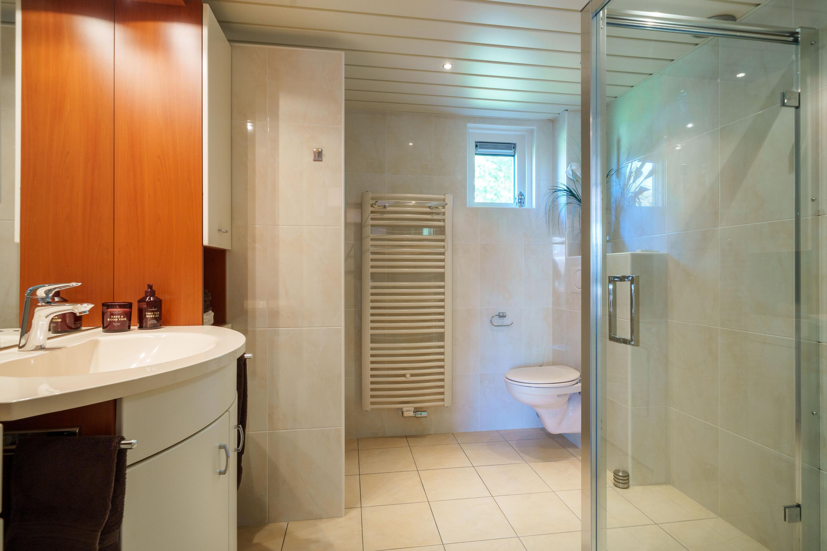 Tussenwoning te koop: Kolkgriend 47, Almere