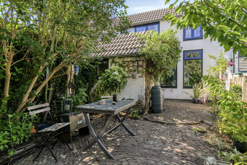 Tussenwoning te koop: Oostgriend 105, Almere