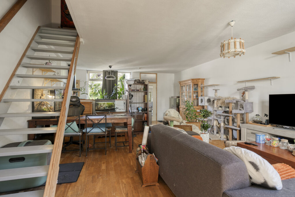 Tussenwoning te koop: Oostgriend 105, Almere