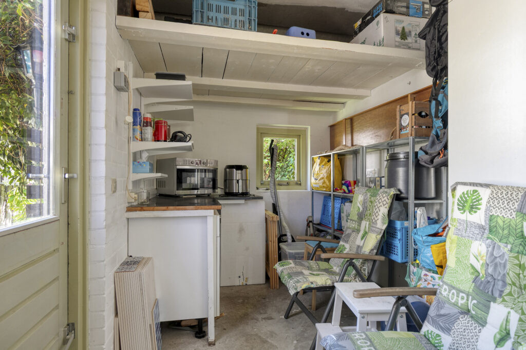 Tussenwoning te koop: Oostgriend 105, Almere