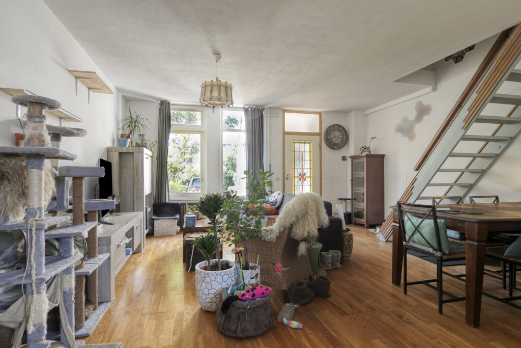 Tussenwoning te koop: Oostgriend 105, Almere
