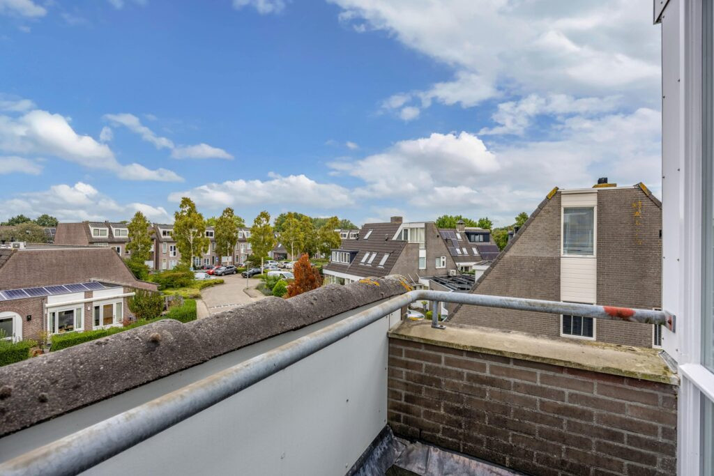 Tussenwoning te koop: Rietmeent 276, Almere