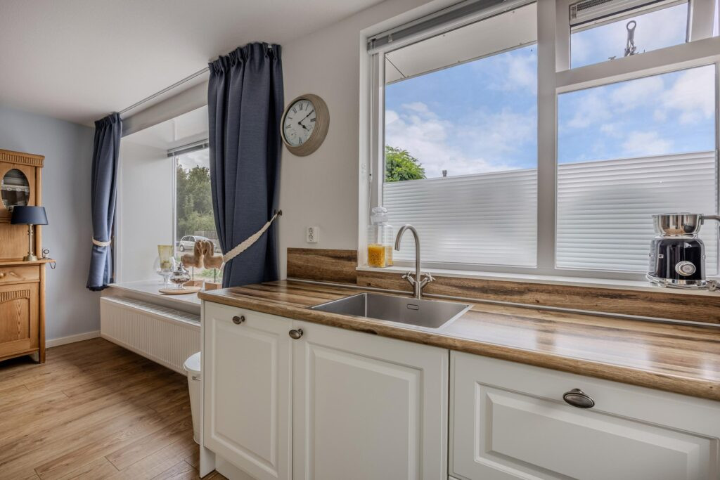 Tussenwoning te koop: Rietmeent 276, Almere